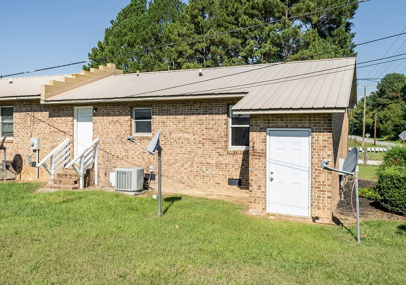 Updated Two Bedroom Home — Photo 4
