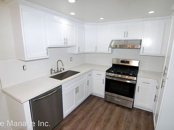 4th image of 4321 Farquhar Ave #4325