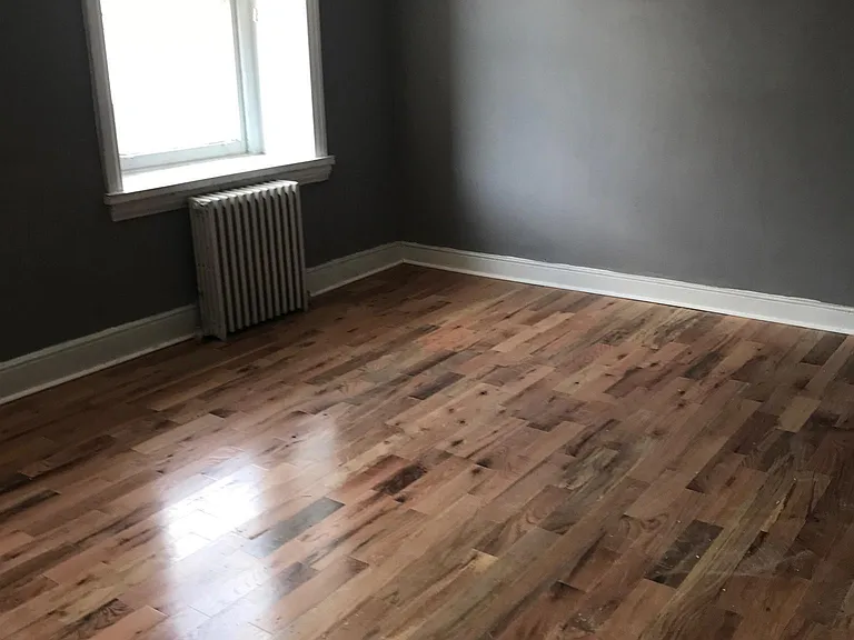 207 Dupont St — Photo 7