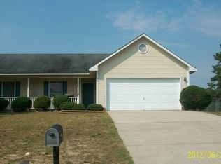 78 Tradewind Dr, Spring Lake, NC 28390