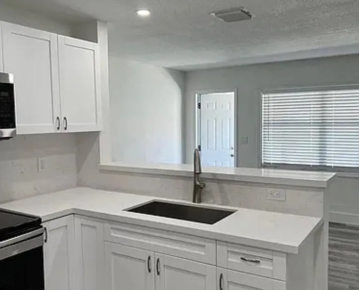 2034 Taylor St — Photo 4