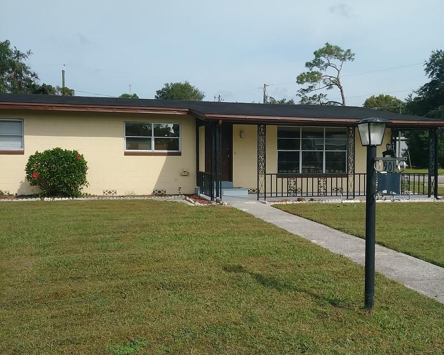 1st image of 901 Carlson Dr