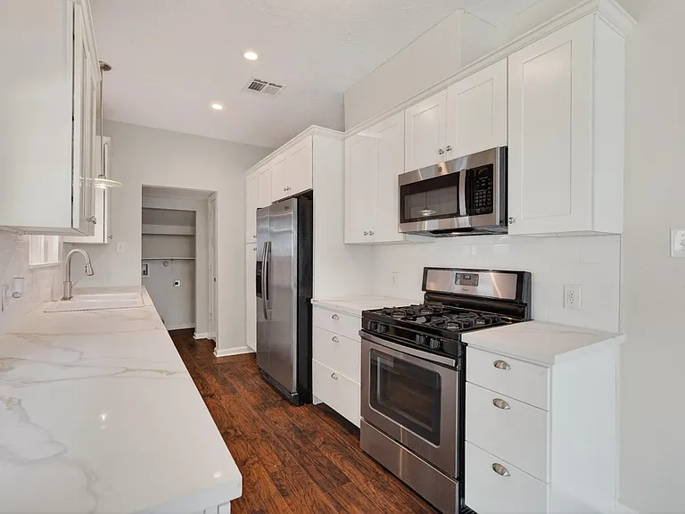 5401 N Capitol St — Photo 24