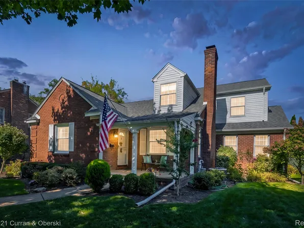 1438 Hawthorne Rd, Grosse Pointe Woods, MI 48236