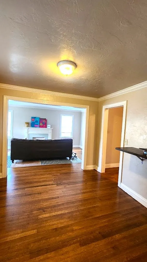 Super Cute 3 Bedroom 1 Bath Cottage In The Douglas Place Add Nw Okc — Photo 3