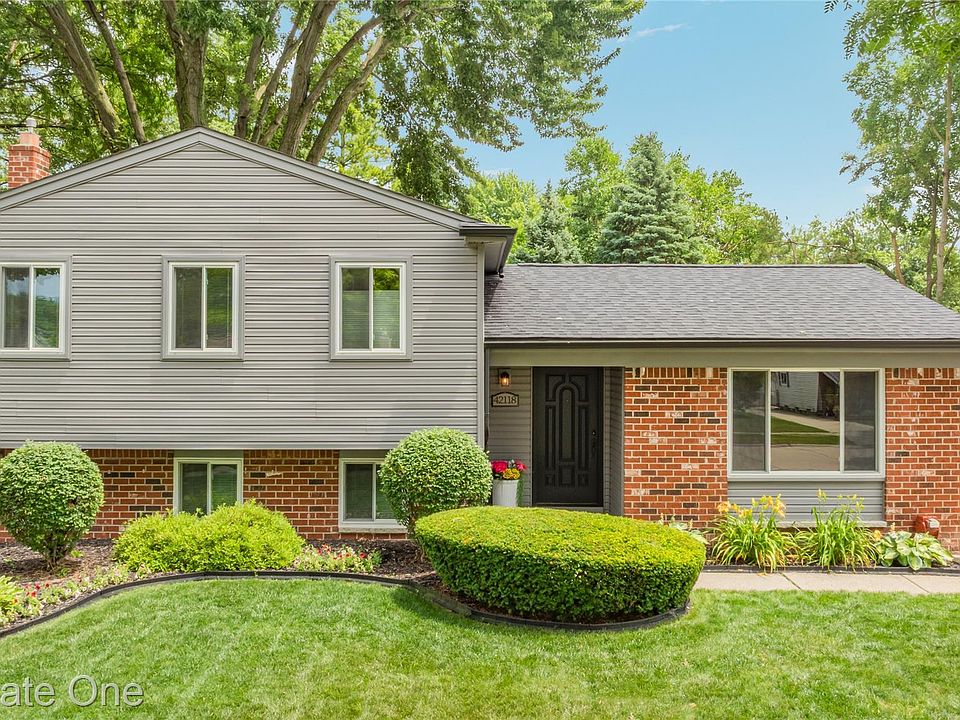 1st image of 42118 Villanova Dr