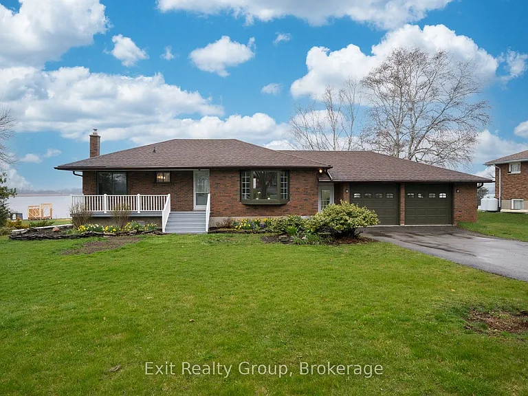 217 Massassauga Rd — Photo 1