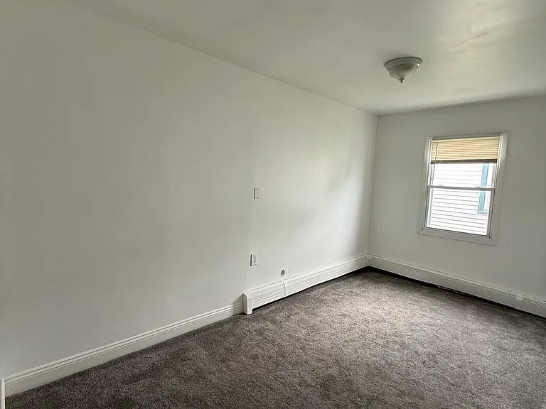 87 Parkside Dr N — Photo 11