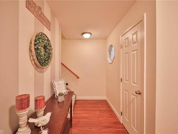 5th image of 150 Frank Dr