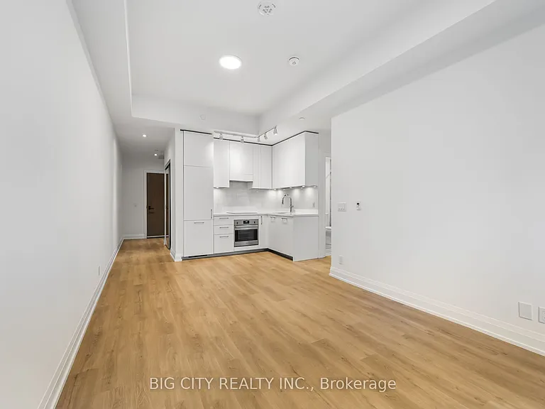 36 Brentcliffe Rd #201 — Photo 5