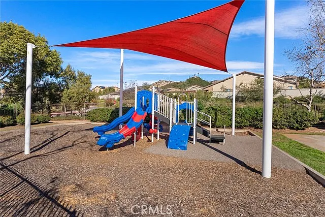 1326 Linsay Pl — Photo 26