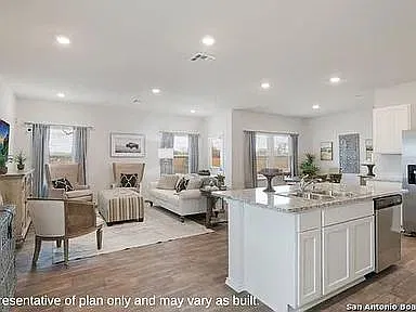 3 bed, 2223 sqft, $2,100 — Photo 4