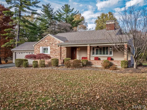 19 Pine Lake Dr, Collinsville, IL 62234