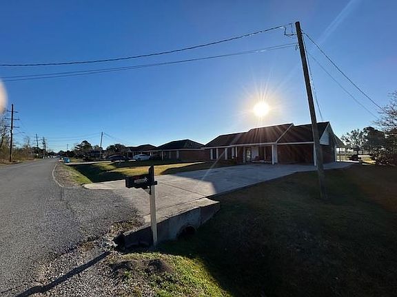 3rd image of 701 Park St