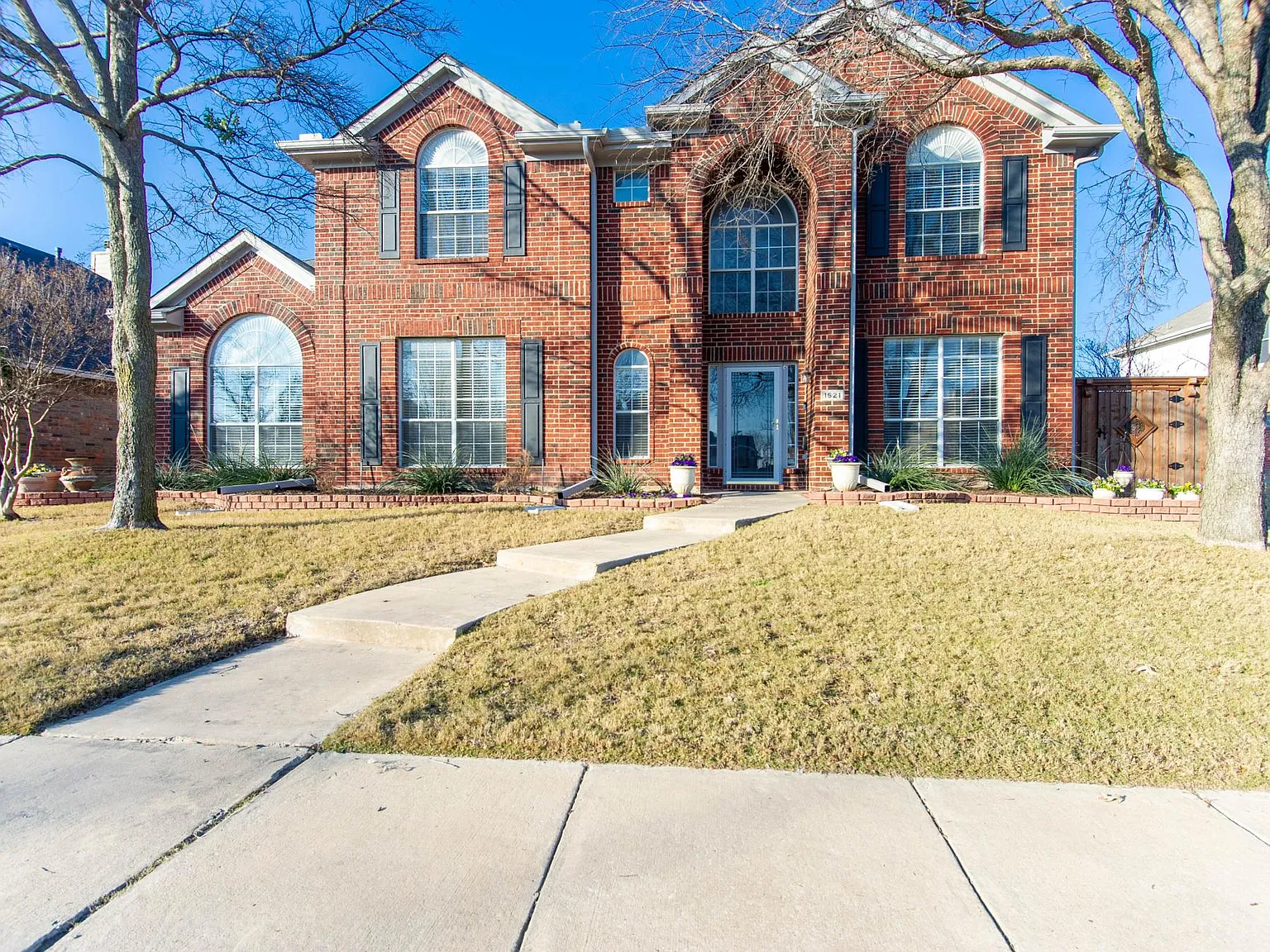 4 bed, 4079 sqft, $3,300 — Photo 1