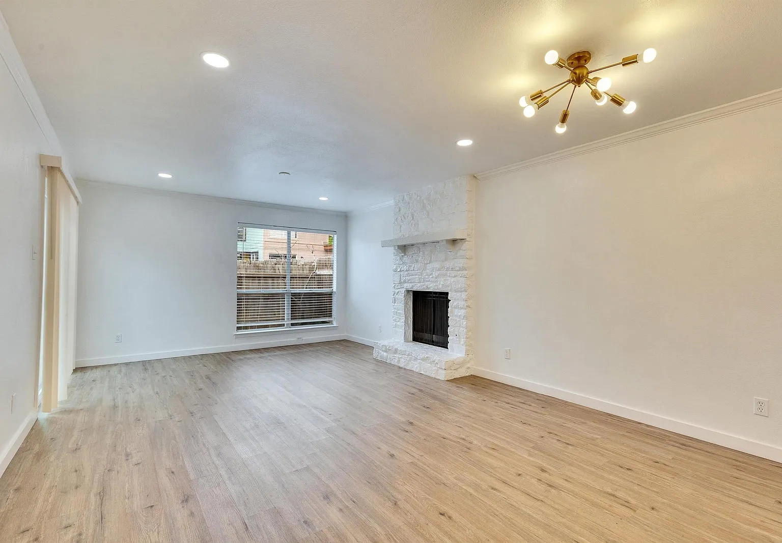 2 bed, 1.0 bath, 1008 sqft, $1,500 — Photo 4