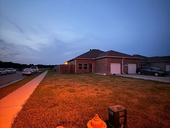 4th image of 524 Wood Dr