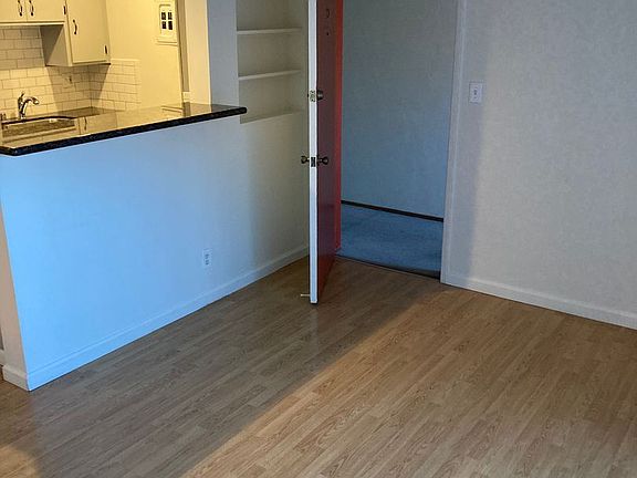 2nd image of 1100 39th St APT 104