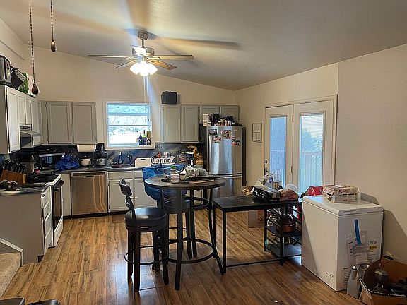 5th image of 298 Darius Ave