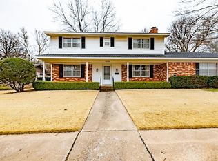 1220 Greenbriar Dr, Norman, OK 73072
