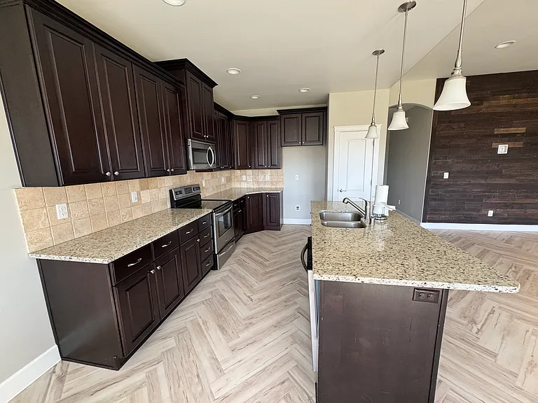 1820 E Madera St — Photo 5