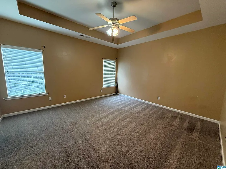 1009 Castlemaine Way — Photo 3