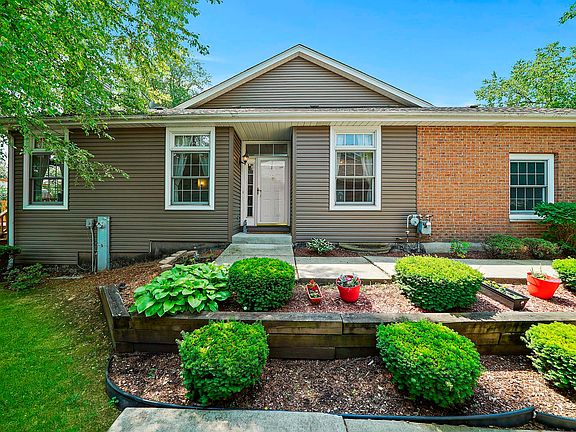 3rd image of 14555 Club Circle Dr