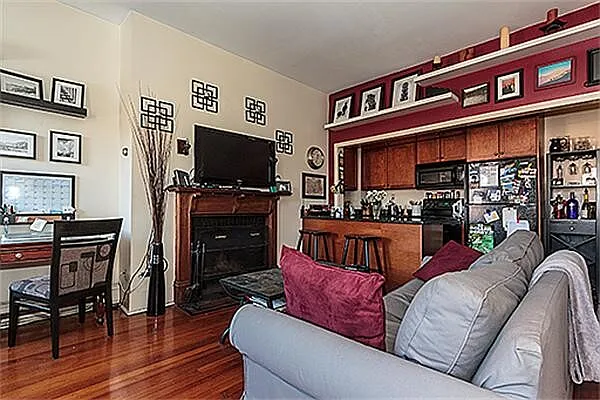 591 Beacon St — Photo 5