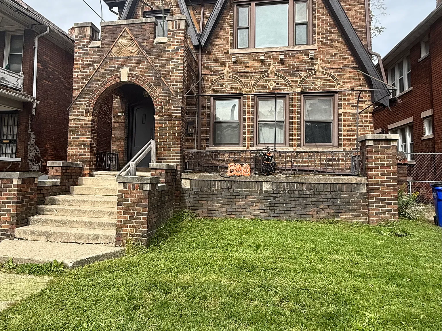 3 bed, 1325 sqft, $950 — Photo 1