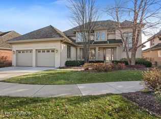 2025 Royal Ridge Dr, Northbrook, IL 60062