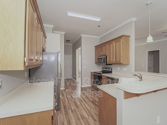 5th image of 16831 Hampton Crossing Dr