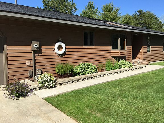 3rd image of 7570 Riverview Dr