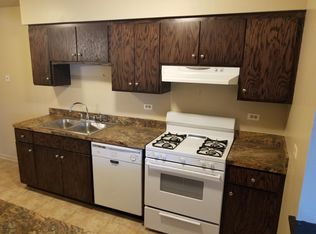 432 Pleasant Run Dr, Wheeling, IL 60090