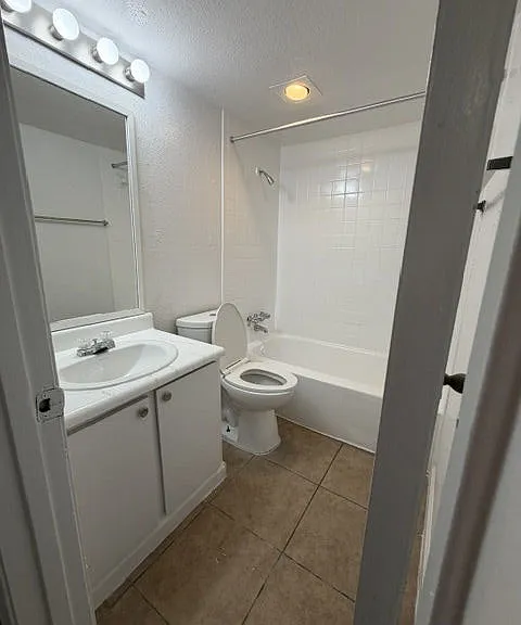 3737 Hillcroft Apartments — Photo 72