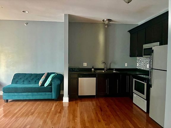 4th image of 703 N Walnut St #3-10