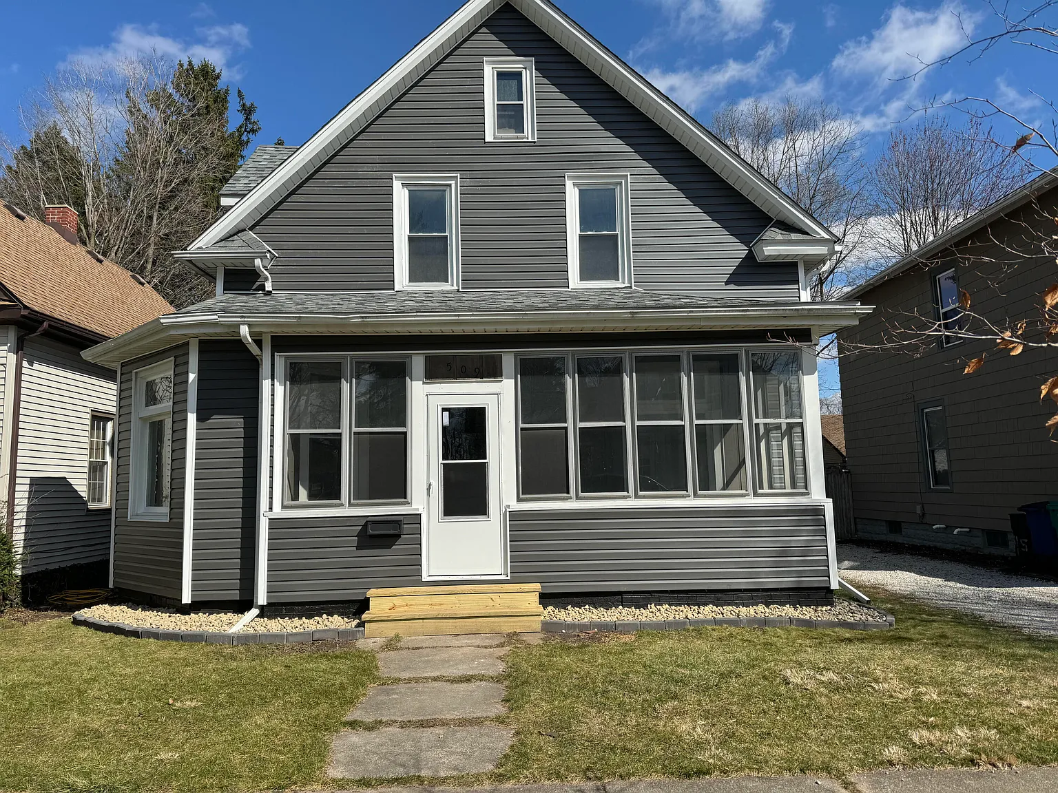 509 Rumely St photo 1