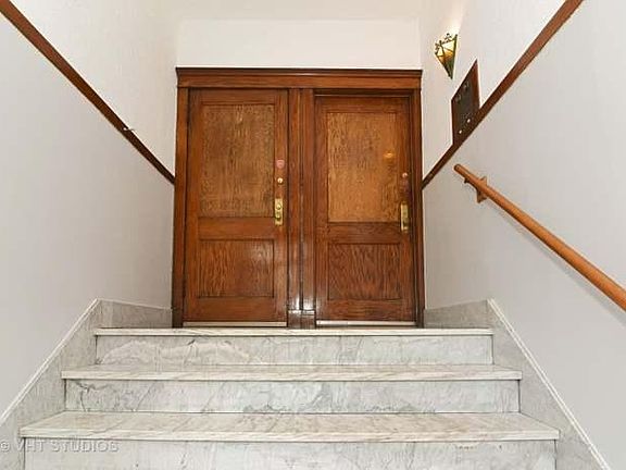 2nd image of 1519 W Berteau Ave #2