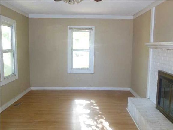 4th image of 2900 Cass Ave