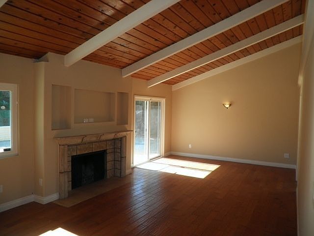2nd image of 1811 Craigmore Ave