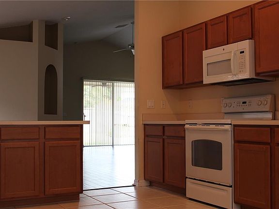 3rd image of 3789 Hampton Hills Dr