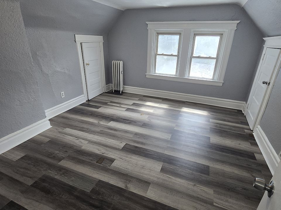 2nd image of 152 Shephard Ave #3B