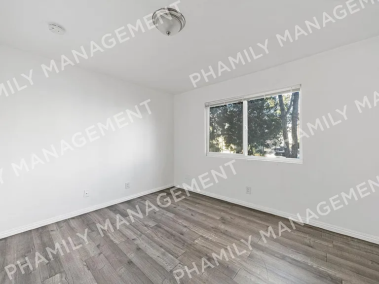 6415 Roble Ave #D — Photo 7