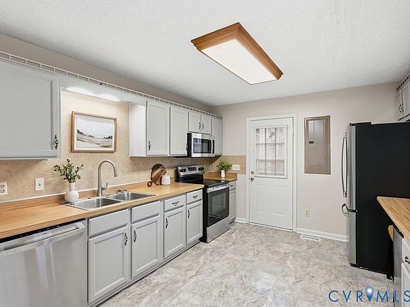 5th image of 1637 Gardners Rd