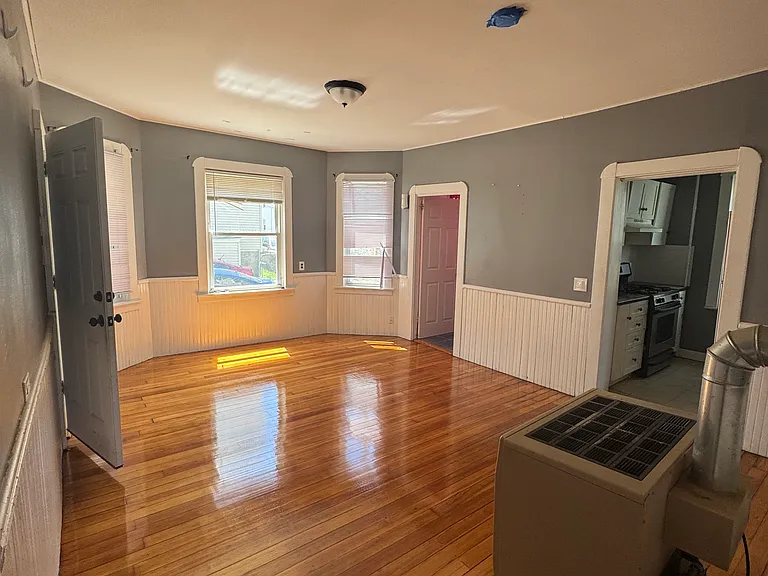 646 Birch St #1 — Photo 3