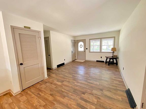 2nd image of 108 Yorkshire Dr