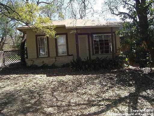 1st image of 146 N MELROSE