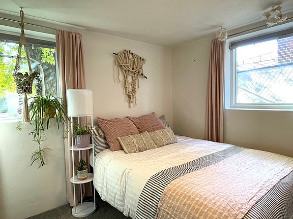 Bedroom 2
Option 2 Linens and Decor