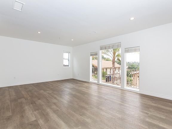 5th image of 3547 Hillview Pl