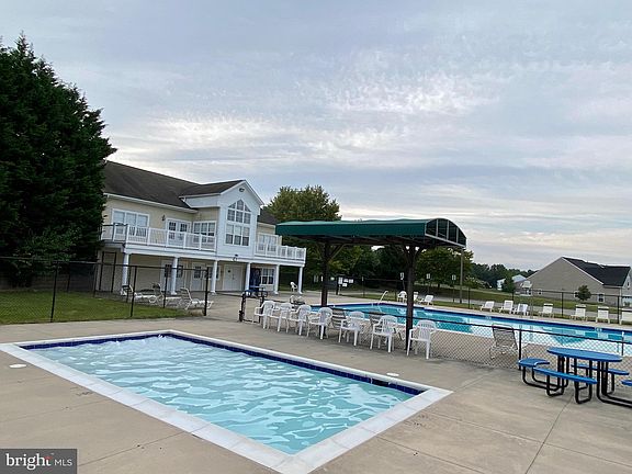 3rd image of 1603 Martha Ct Unit 404