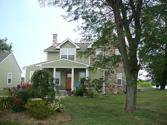4th image of 318 Coral Ct
